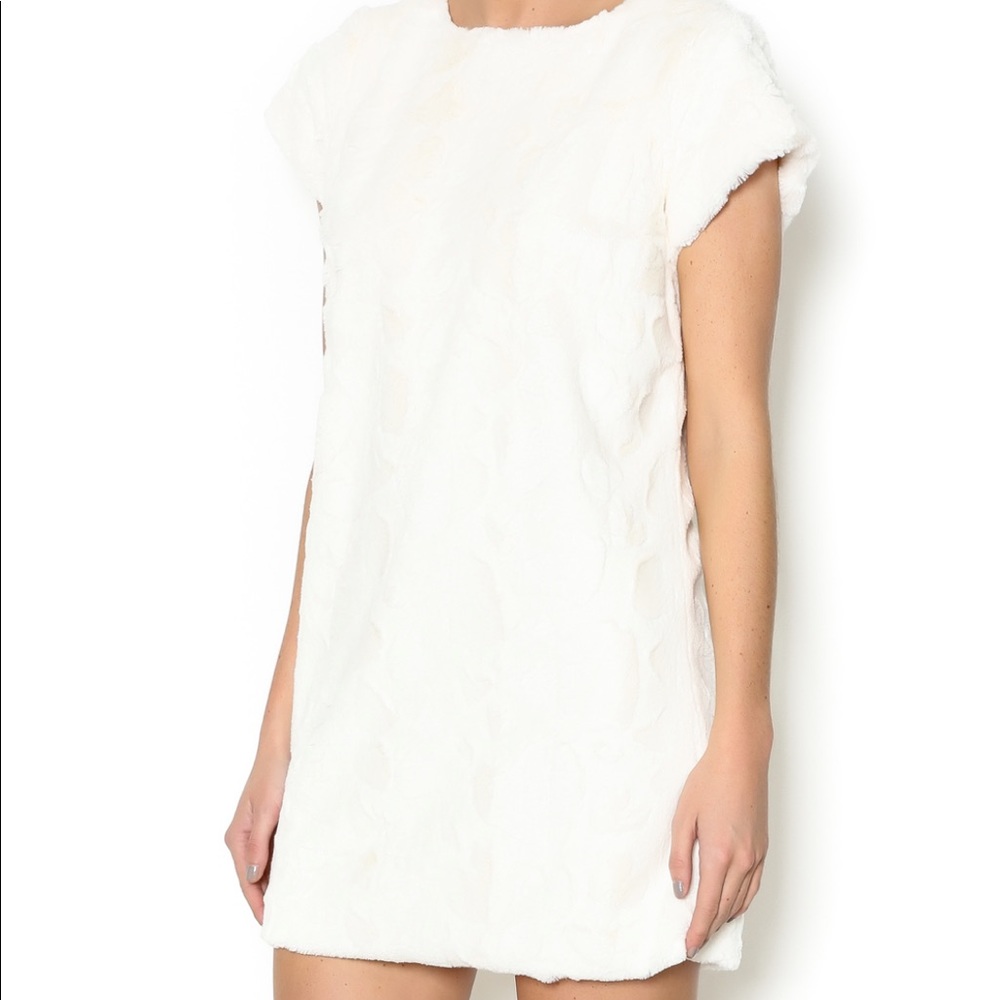 THML Foxy Faux Fur Mini Dress Short Sleeve Furry Fuzzy White Size Medium